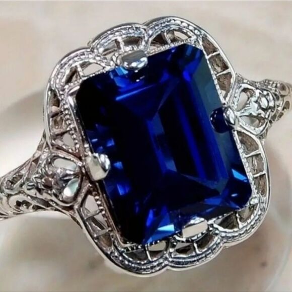 New SAPPHIRE FASHION RING - Picture 4 of 4